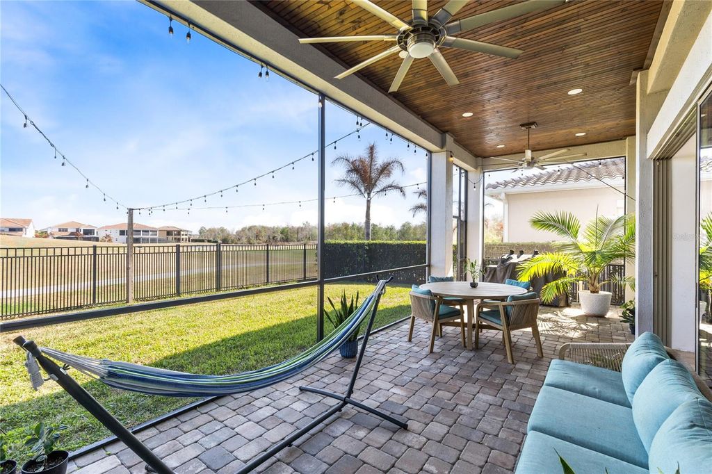 Image 4 of property listing at 13337 ALDERLEY DRIVE, Orlando, FL 32832