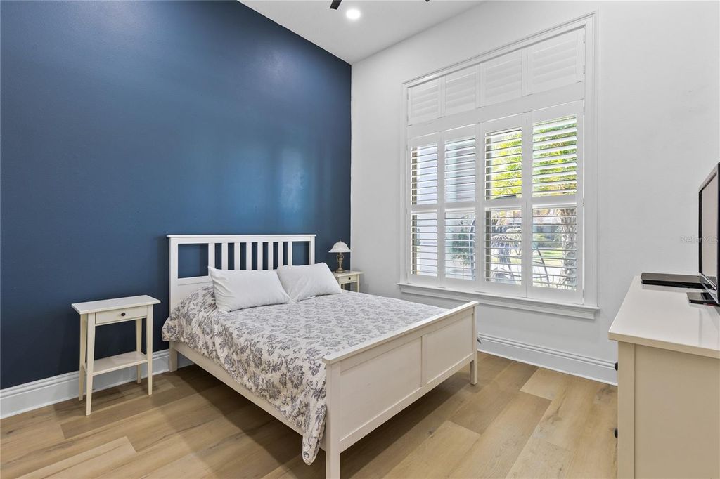 Image 31 of property listing at 13337 ALDERLEY DRIVE, Orlando, FL 32832