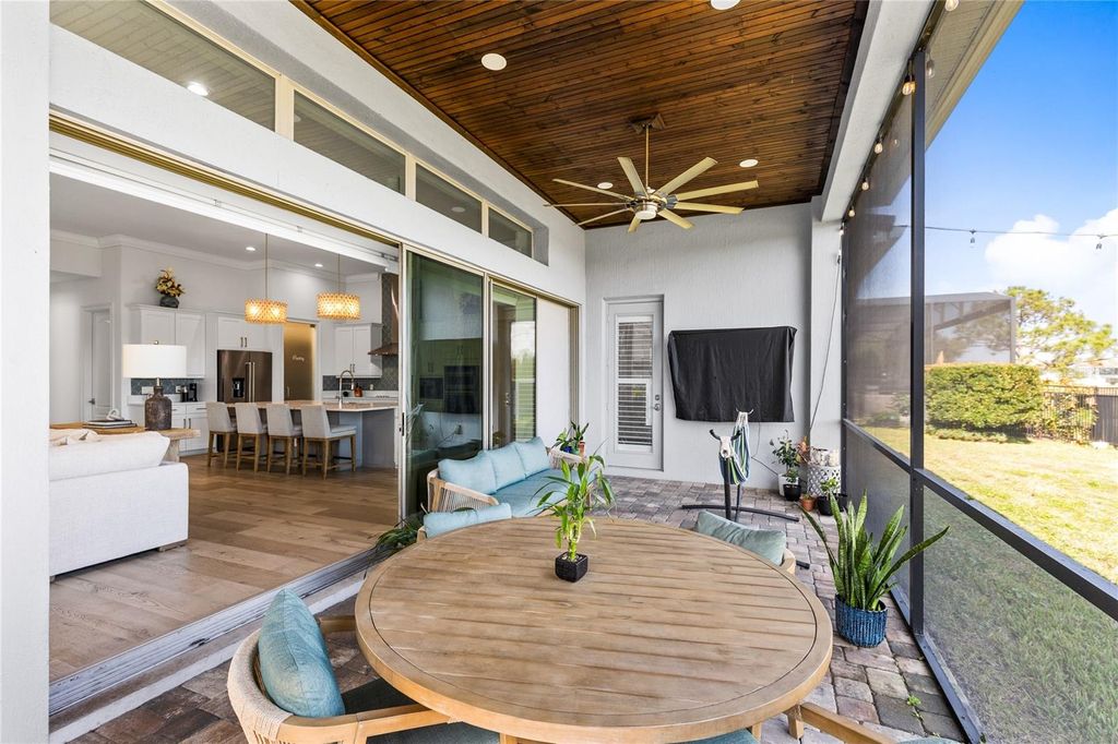 Image 34 of property listing at 13337 ALDERLEY DRIVE, Orlando, FL 32832