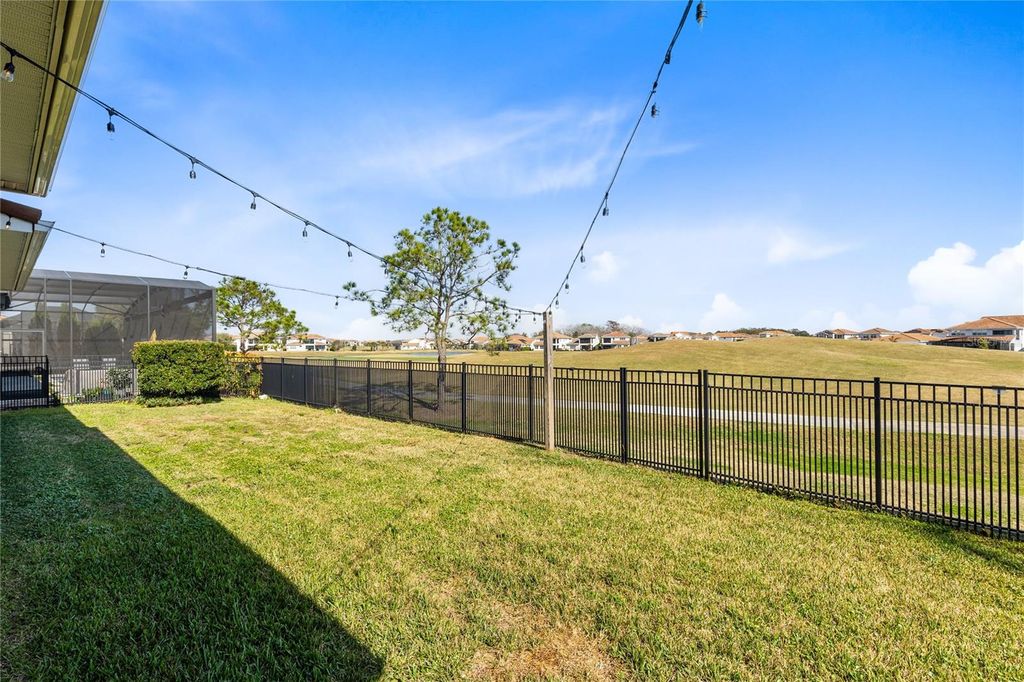 Image 37 of property listing at 13337 ALDERLEY DRIVE, Orlando, FL 32832