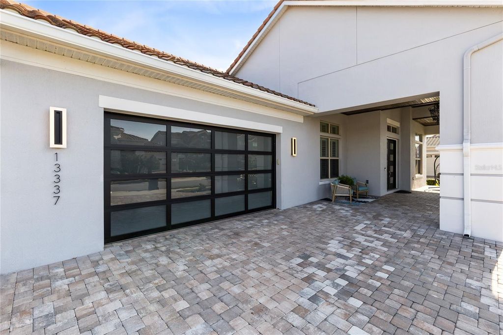 Image 39 of property listing at 13337 ALDERLEY DRIVE, Orlando, FL 32832
