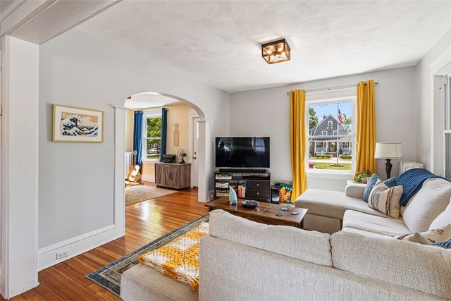 53 Edgewood Avenue, Cranston, RI 02905