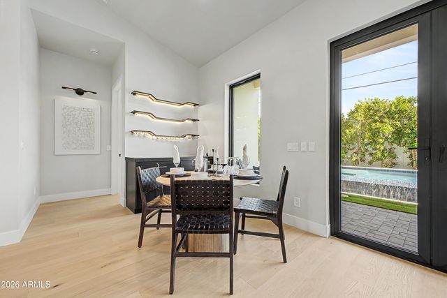 5145 E PINCHOT Avenue, Phoenix, AZ 85018