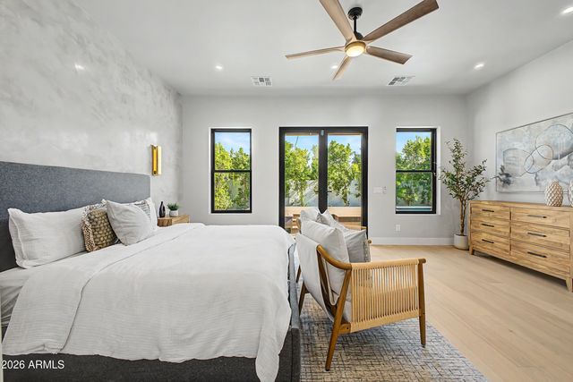 5145 E PINCHOT Avenue, Phoenix, AZ 85018