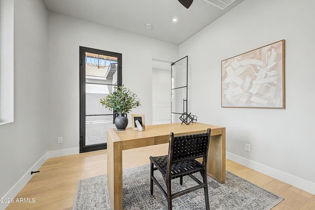 5145 E PINCHOT Avenue, Phoenix, AZ 85018