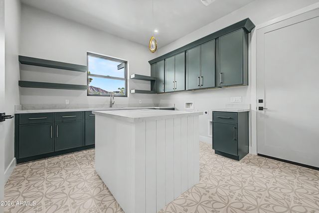 5145 E PINCHOT Avenue, Phoenix, AZ 85018