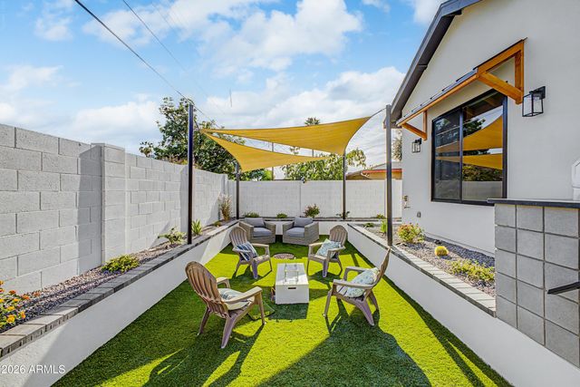 5145 E PINCHOT Avenue, Phoenix, AZ 85018