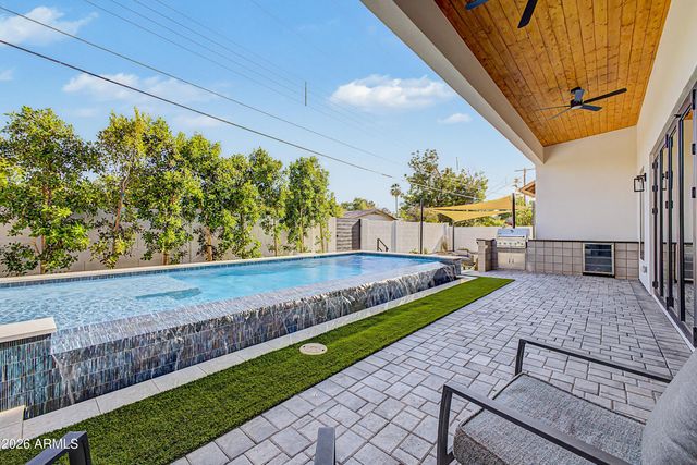 5145 E PINCHOT Avenue, Phoenix, AZ 85018