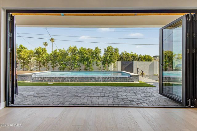 5145 E PINCHOT Avenue, Phoenix, AZ 85018