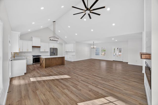 6572 Thomas Twin Oak Rd, Baxter, TN 38544