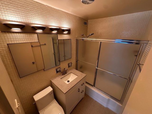 4800 S Chicago Beach Drive 2701S, Chicago, IL 60615