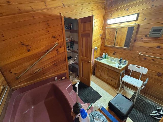 1212 Eagle View DR, Pilot, VA 24138