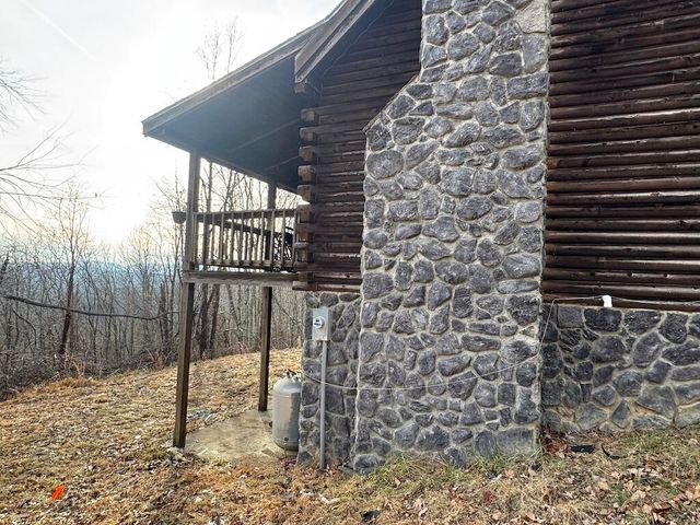 1212 Eagle View DR, Pilot, VA 24138