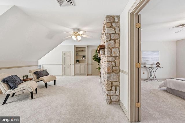 9 LOG CABIN RD, Perkasie, PA 18944