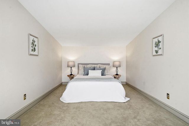 9 LOG CABIN RD, Perkasie, PA 18944