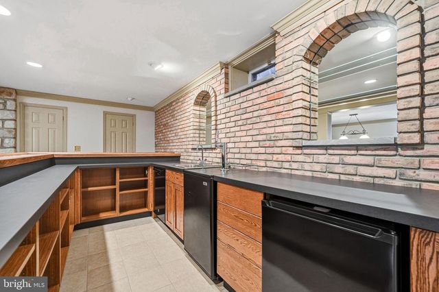 9 LOG CABIN RD, Perkasie, PA 18944