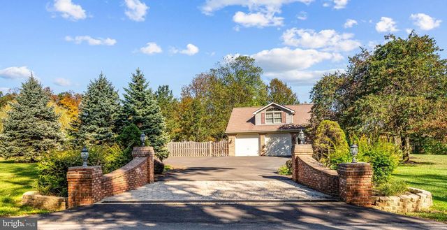 9 LOG CABIN RD, Perkasie, PA 18944