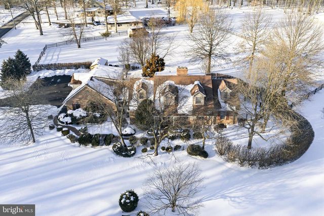 9 LOG CABIN RD, Perkasie, PA 18944