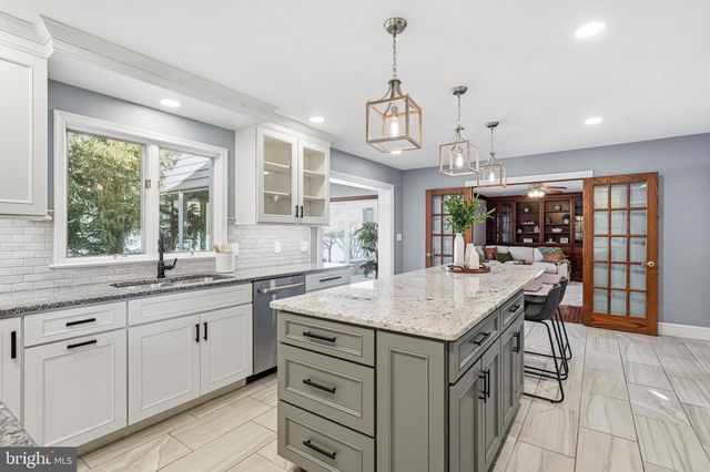 9 LOG CABIN RD, Perkasie, PA 18944