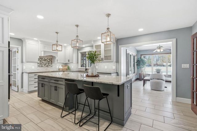 9 LOG CABIN RD, Perkasie, PA 18944