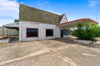 1519 Leopard St, Corpus Christi, TX 78401