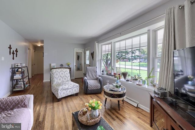 6411 JEANETTE DR, East Petersburg, PA 17520