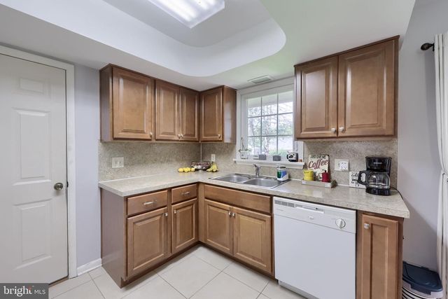 6411 JEANETTE DR, East Petersburg, PA 17520