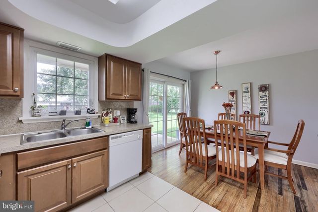 6411 JEANETTE DR, East Petersburg, PA 17520