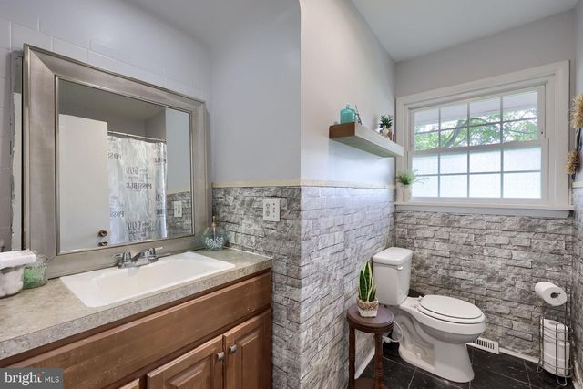 6411 JEANETTE DR, East Petersburg, PA 17520