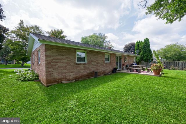 6411 JEANETTE DR, East Petersburg, PA 17520