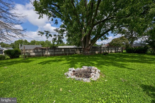 6411 JEANETTE DR, East Petersburg, PA 17520