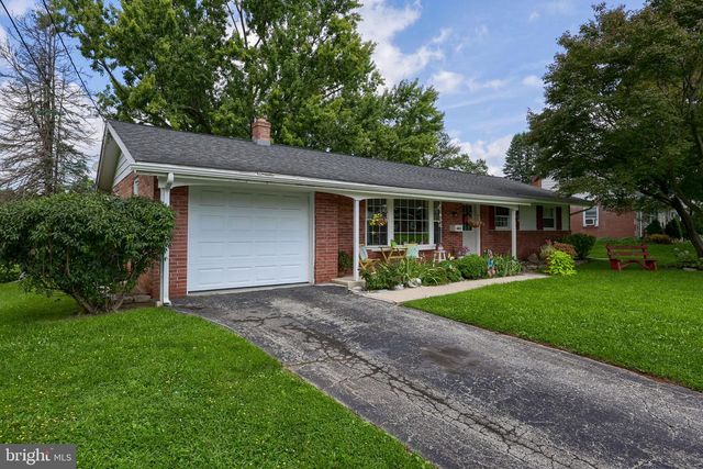 6411 JEANETTE DR, East Petersburg, PA 17520