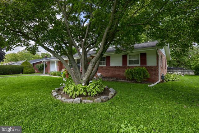 6411 JEANETTE DR, East Petersburg, PA 17520