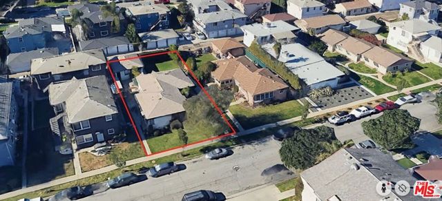 8815 Reading Avenue, Los Angeles, CA 90045