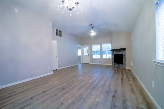 117 Harbour Town Circle, Conroe, TX 77356