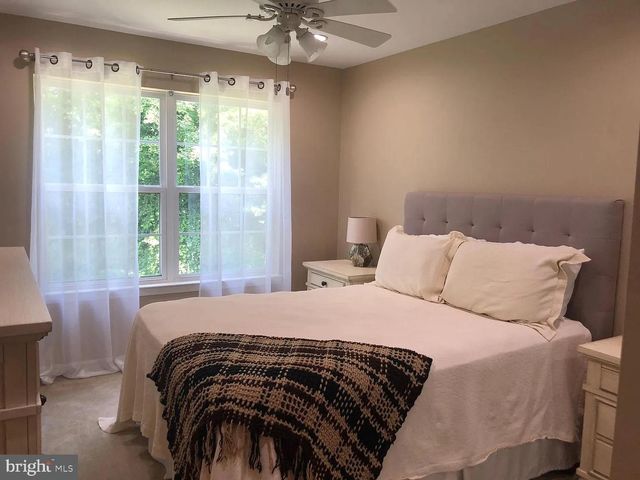 172 FOUNTAYNE LN, Lawrenceville, NJ 08648