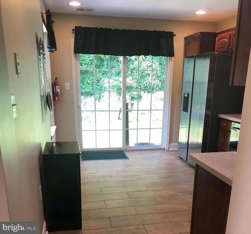172 FOUNTAYNE LN, Lawrenceville, NJ 08648