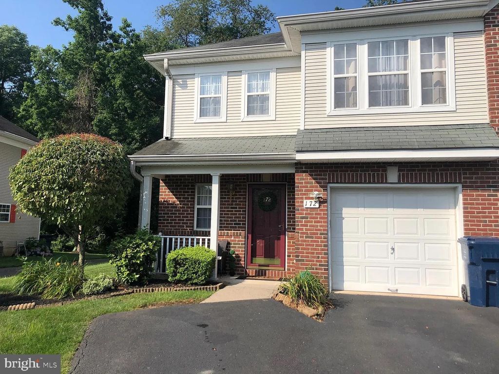 172 FOUNTAYNE LN, Lawrenceville, NJ 08648