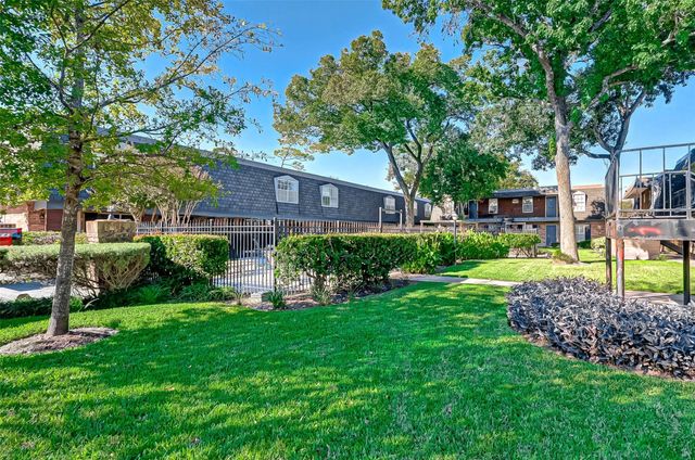 9023 Gaylord Street 102, Houston, TX 77024