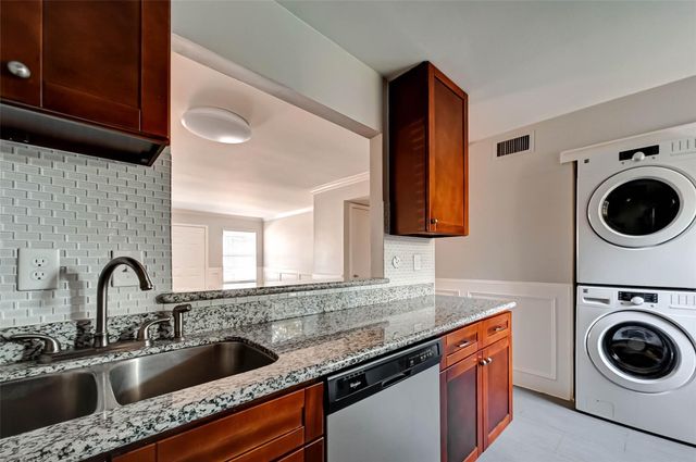 9023 Gaylord Street 102, Houston, TX 77024