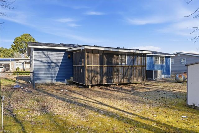 1011 Blythewood LN, Suffolk, VA 23434