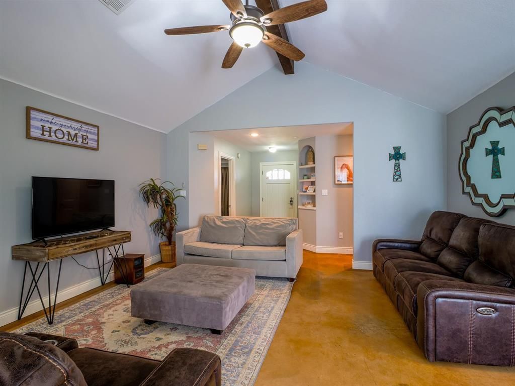 811 Sage ST, Burnet, TX 78611