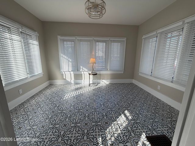 1214 Larue Ave, Louisville, KY 40213