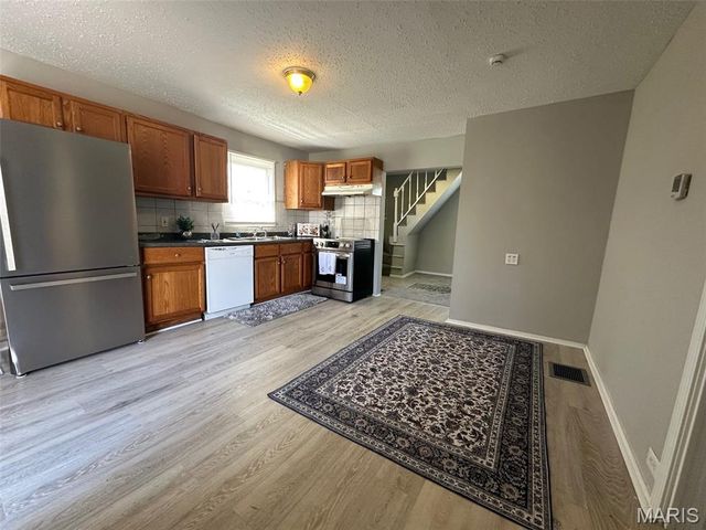 762 Dallas Drive, St Louis, MO 63125