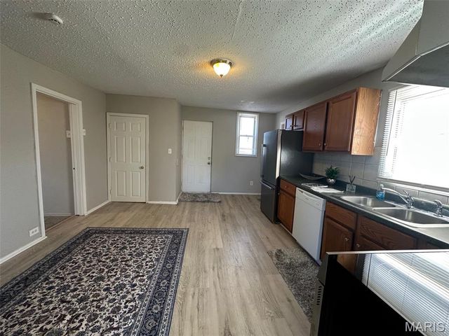762 Dallas Drive, St Louis, MO 63125
