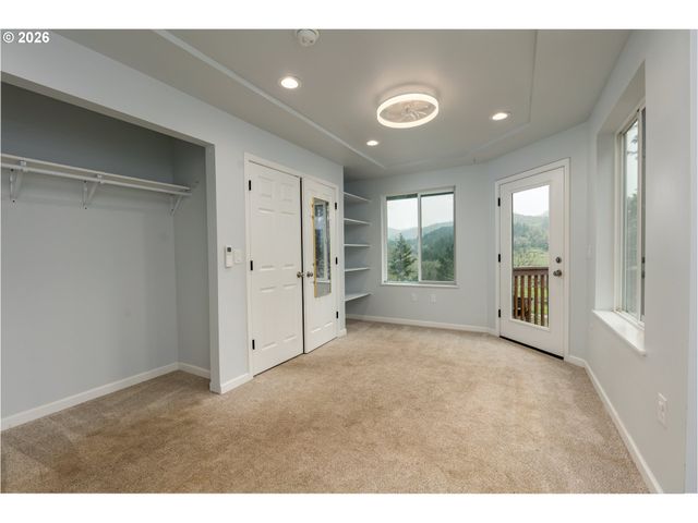 270 SABRINA Ln, Winston, OR 97496