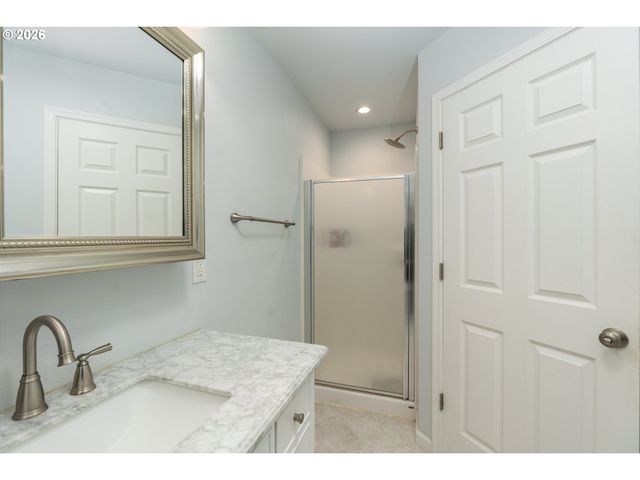 270 SABRINA Ln, Winston, OR 97496