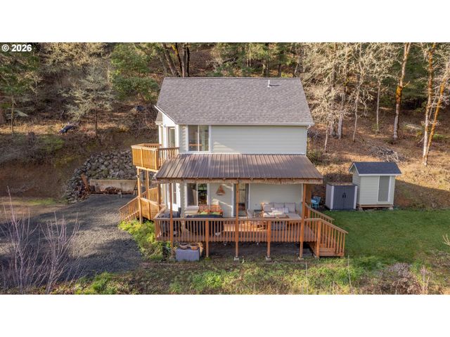 270 SABRINA Ln, Winston, OR 97496