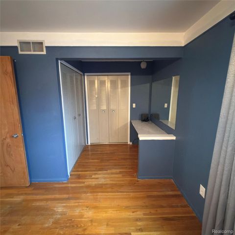 29232 Hoover Road 232, Warren, MI 48093