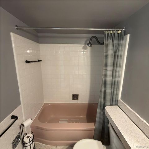 29232 Hoover Road 232, Warren, MI 48093